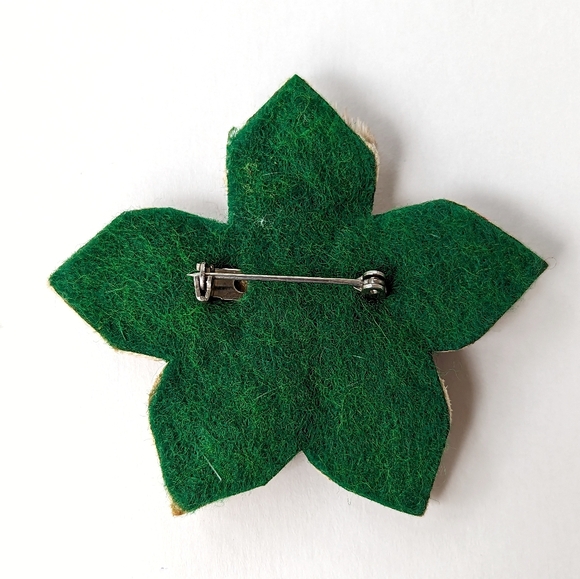 Vintage Handmade Inuit Real Fur Flower Brooch- Made in Canada Indigenous Art - Picture 8 of 13